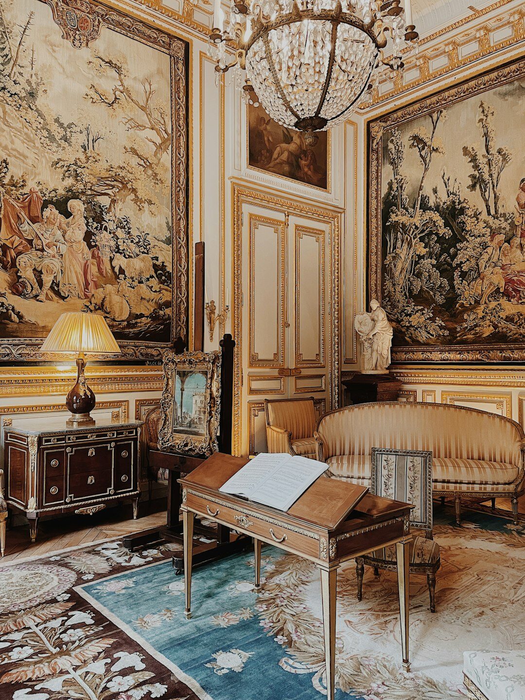 paris apartment interior